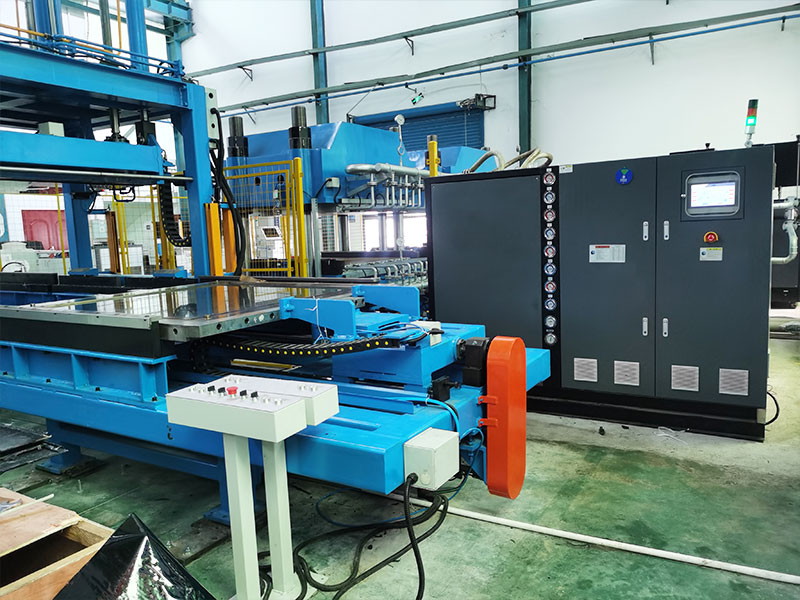 汽车内饰轻质玻璃纤维板热压PLC油温机J9九游会·案例